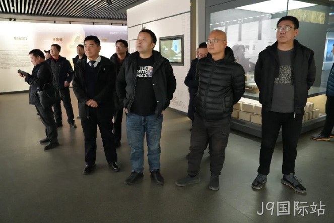 关注 |“康友汇营销高管”一行走进J9国际站开展凤香酒海探究之旅
