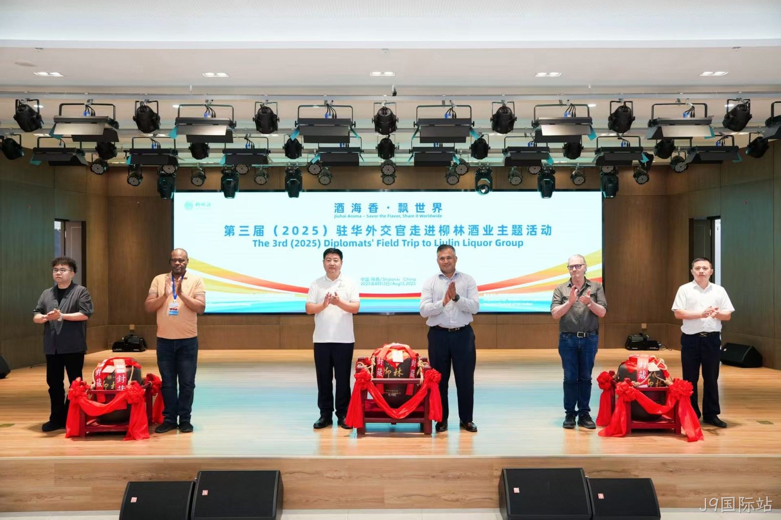 6 6